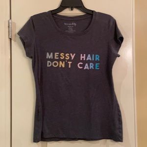 Wound Up “messy hair don’t care” gray T-shirt Junior size XL (15-17)